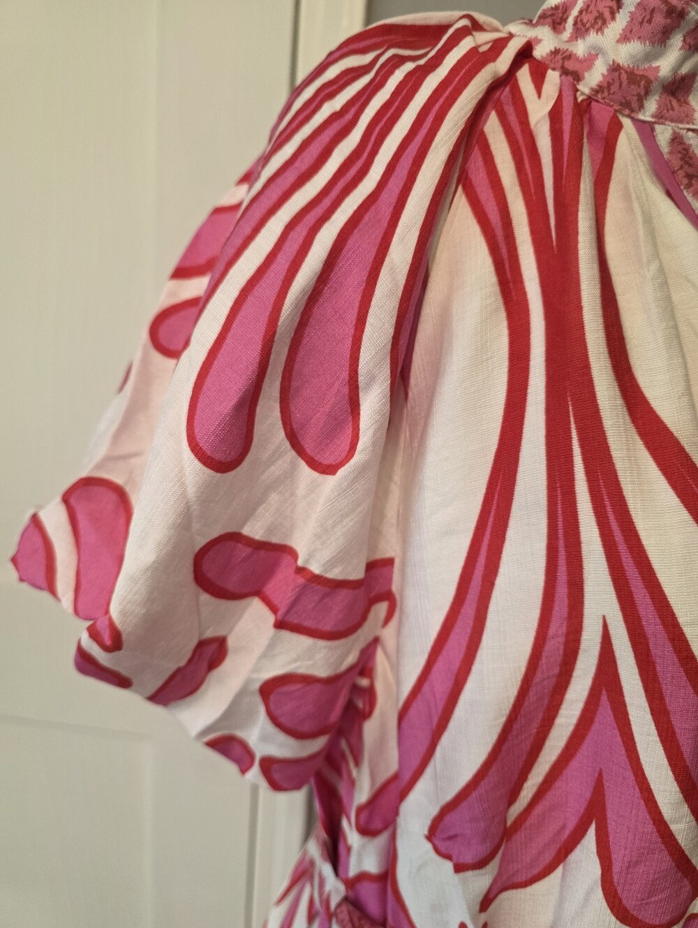 Gorgeous Pink & White Midi Dress with Bold Floral Print-NWT - Picture 9 of 16